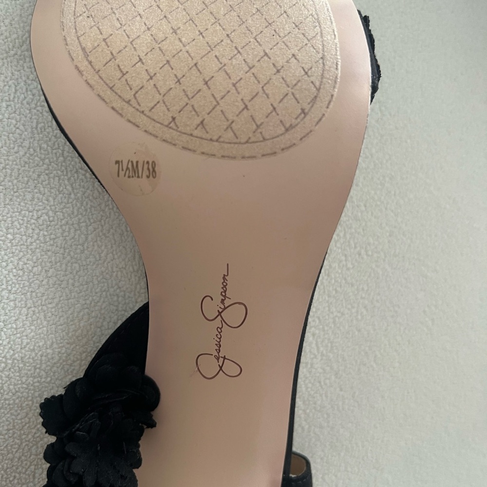 Jessica Simpson Black Floral Appliqué Slingback Heels - Picture 3 of 5